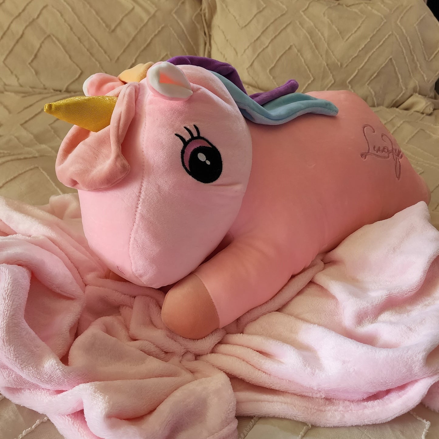 Cuddly Unicorn with Blanket