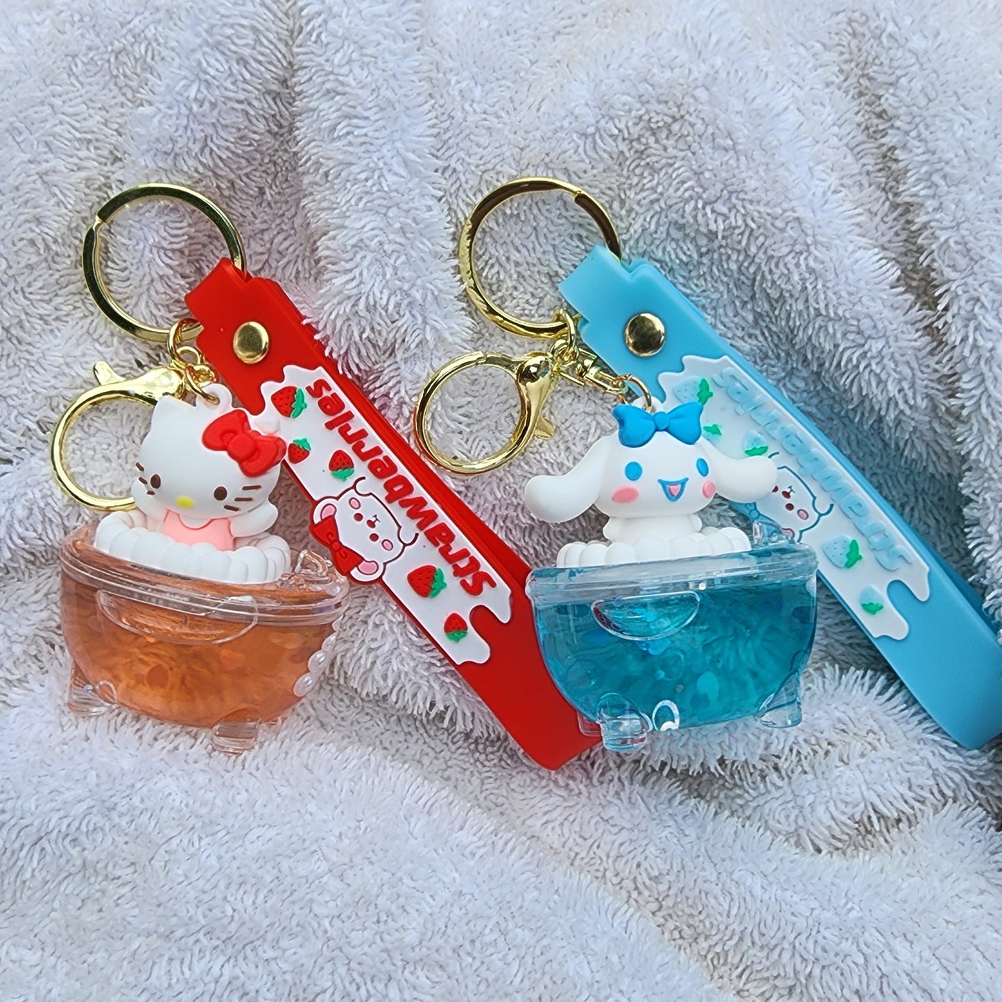 Cute Hello Kitty Bathtub Keychain / Keyring